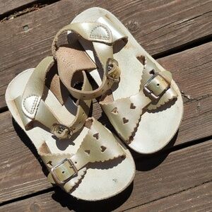 Saltwater sandals